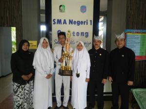 Juara 1 lomba koperasi siswa Tingkat nasional di Universitas Gajah Mada (UGM)